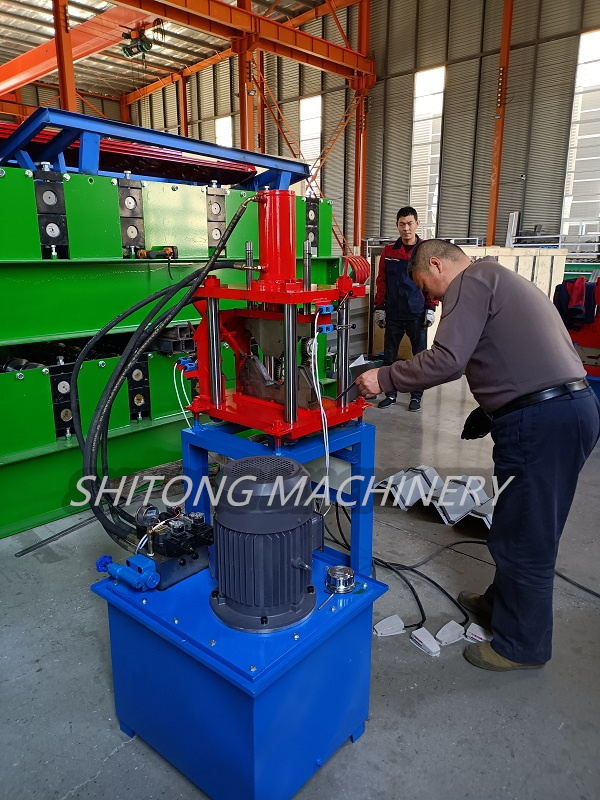 Doing-test-of-a-bracket-press-forming-machine-1.jpg Doing-test-of-a-bracket-press-forming-machine-1.jpg